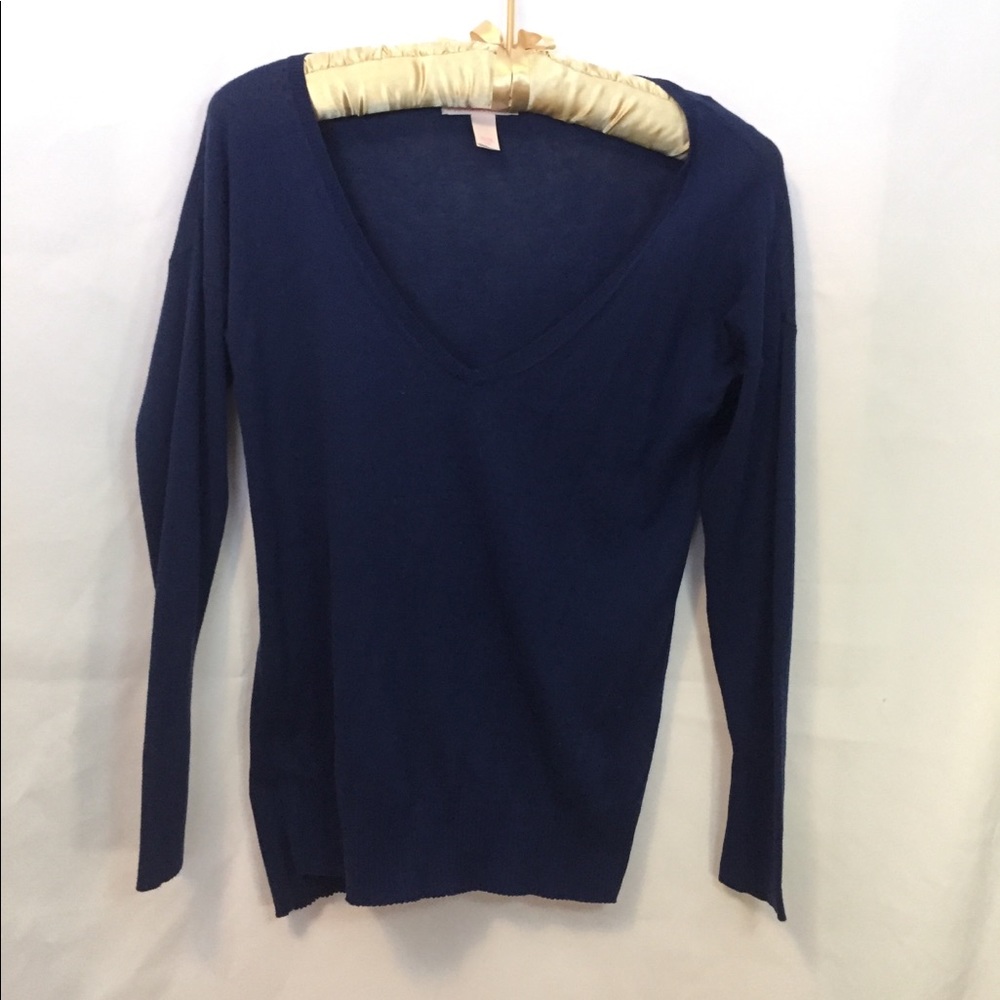 Victoria’s Secret large navy V-neck sweater tight